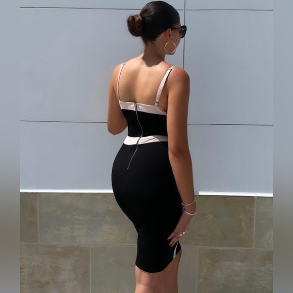 🔥Beautiful Madison Dress 👗 Corset Waist. - Picture 3 of 5